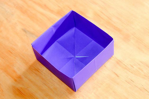كيفية جعل مربع من الورق
