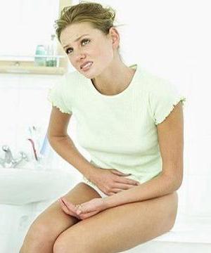 الأسباب الرئيسية للألم في أسفل البطن في النساء